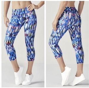 Fabletics Capri Legging M 💙